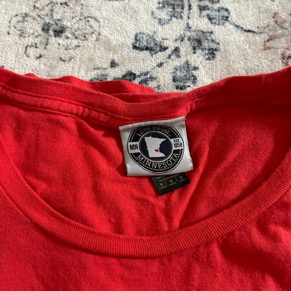 Women's Graphic Tee Medium - Picture 2 of 3